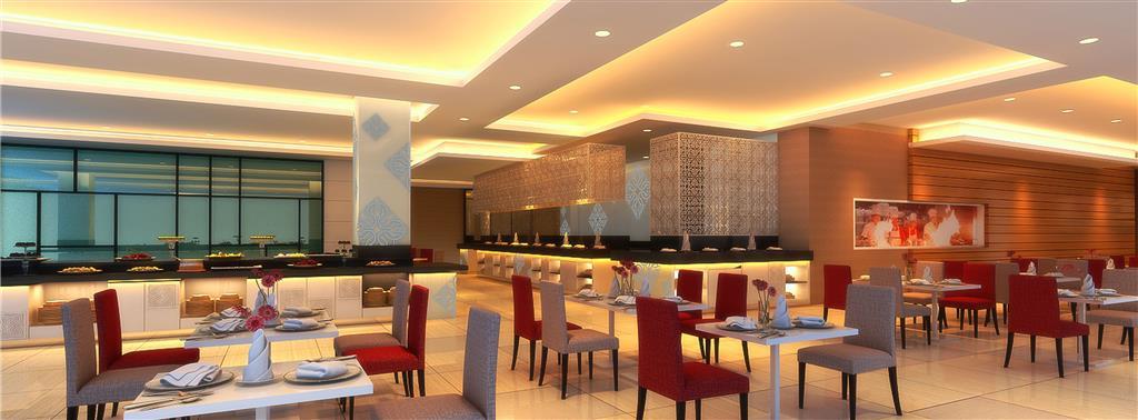 望加锡福朋喜来登酒店 马卡萨 外观 照片